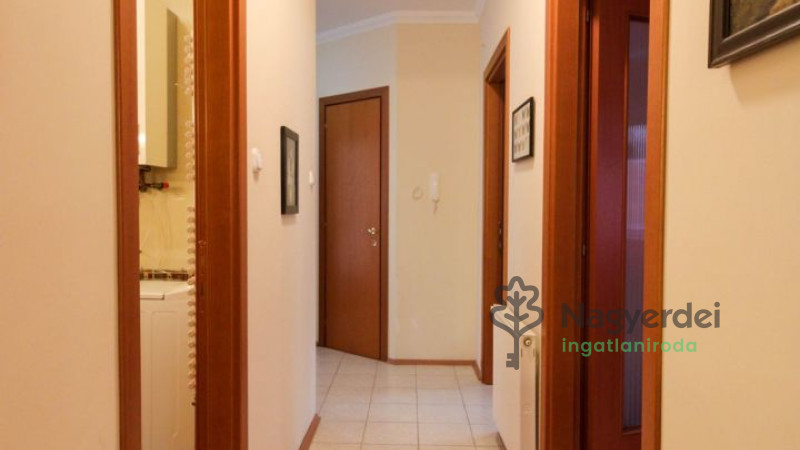 Debrecen, Nagyerdőalja, Lakás, tégla lakás  