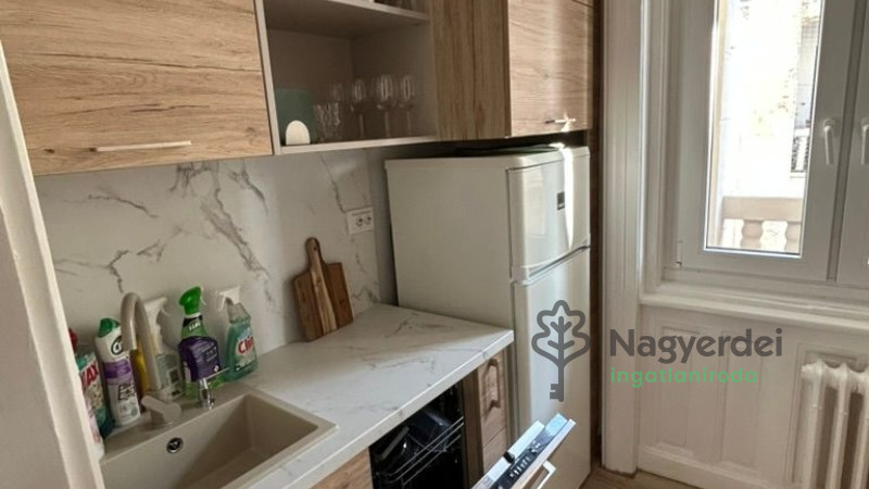 Debrecen, Belváros, Lakás, tégla lakás  