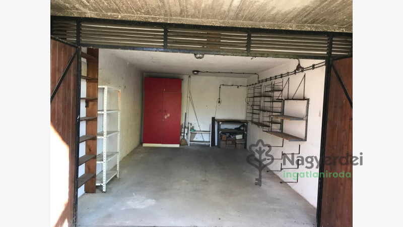 Debrecen, Egyetemváros, Garázs, egyedi garázs  