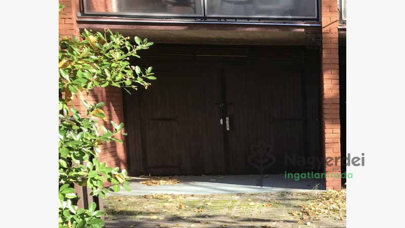 Debrecen, Egyetemváros, Garázs, egyedi garázs  