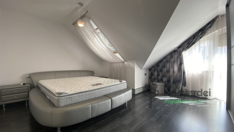 Debrecen, Liget lakópark, Ház, sorház  