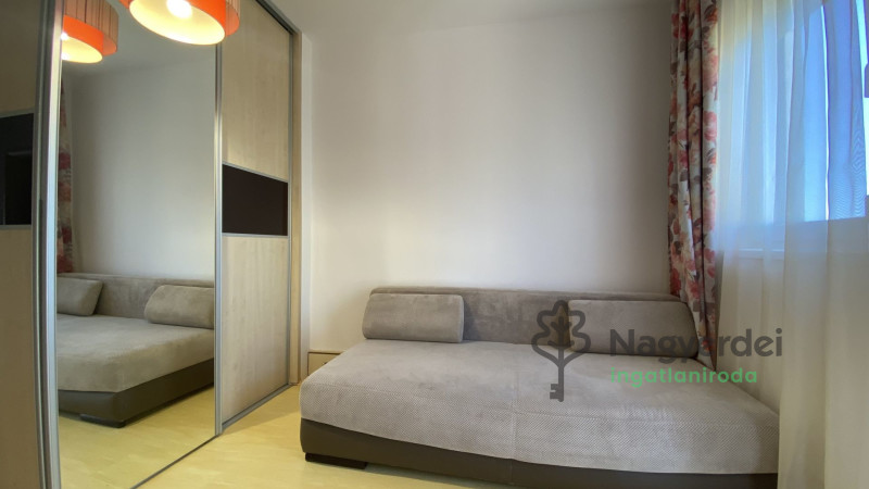 Debrecen, Liget lakópark, Ház, sorház  