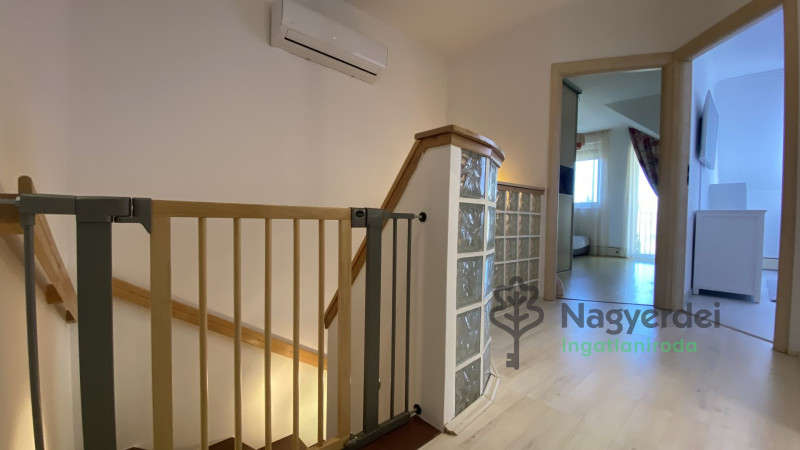 Debrecen, Liget lakópark, Ház, sorház  