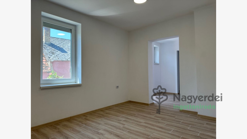 Vámospércs, Ház, családi ház  