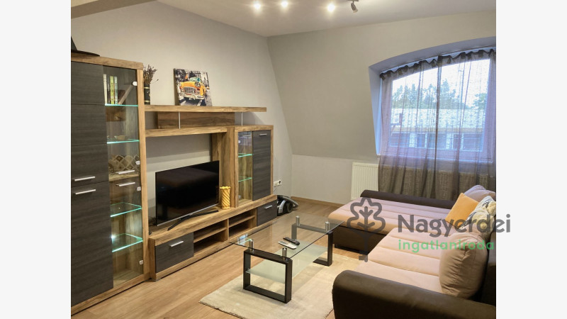 Debrecen, Egyetemváros, Lakás, tégla lakás  