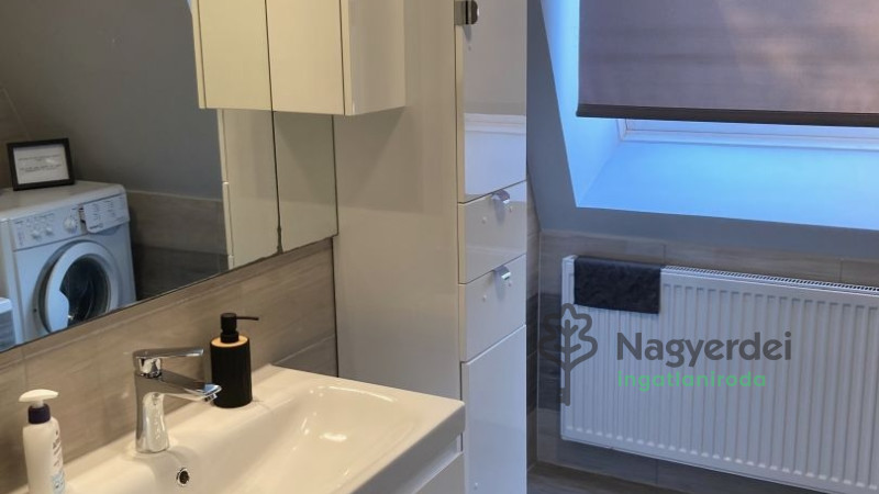 Debrecen, Egyetemváros, Lakás, tégla lakás  