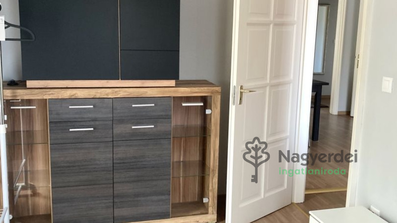 Debrecen, Egyetemváros, Lakás, tégla lakás  