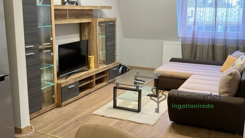 Debrecen, Egyetemváros, Lakás, tégla lakás  