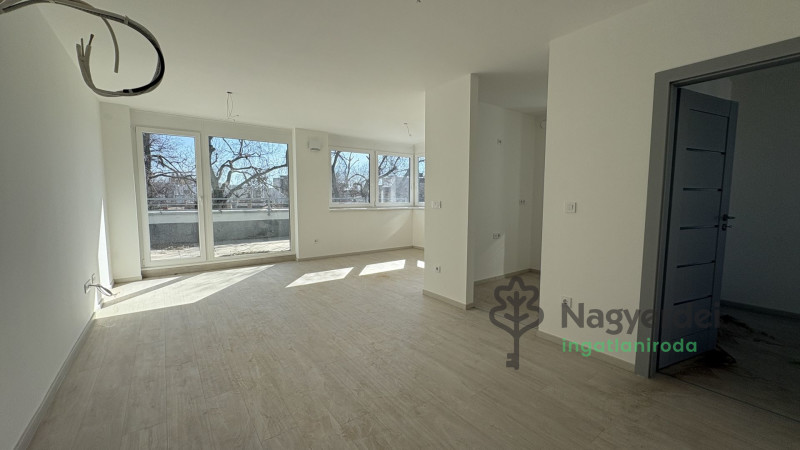 Debrecen, Belváros, Lakás, tégla lakás  