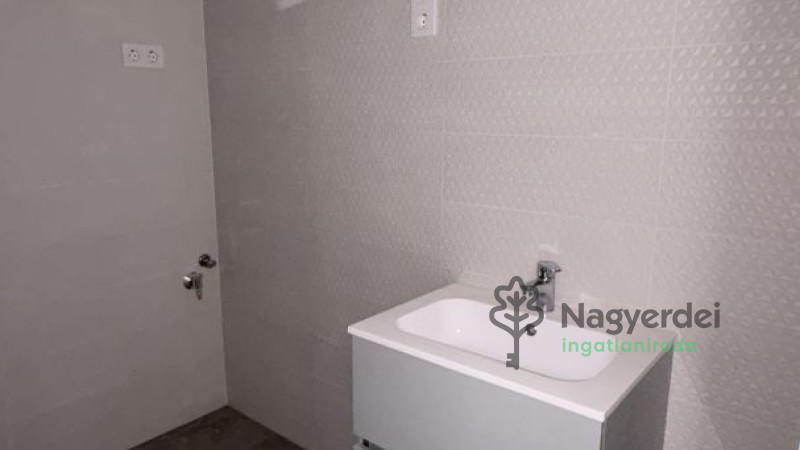 Debrecen, Belváros, Lakás, tégla lakás  