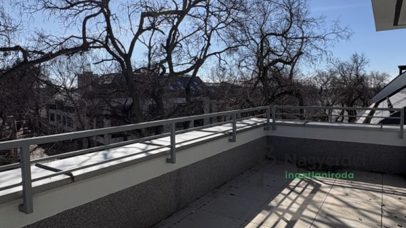 Debrecen, Belváros, Lakás, tégla lakás  