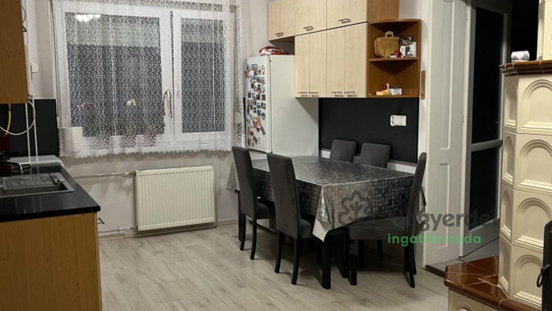 Debrecen, Falóger, Ház, ikerház  