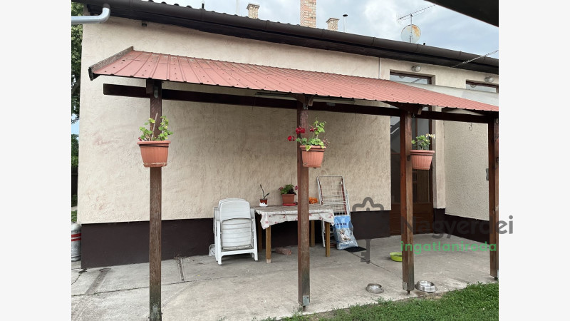 Debrecen, Falóger, Ház, ikerház  