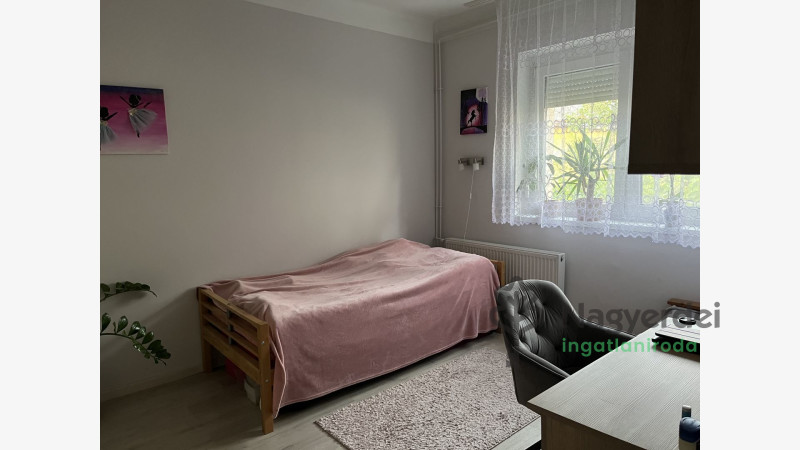 Debrecen, Falóger, Ház, ikerház  