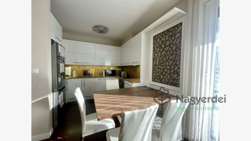 Debrecen, Belváros, Lakás, tégla lakás  