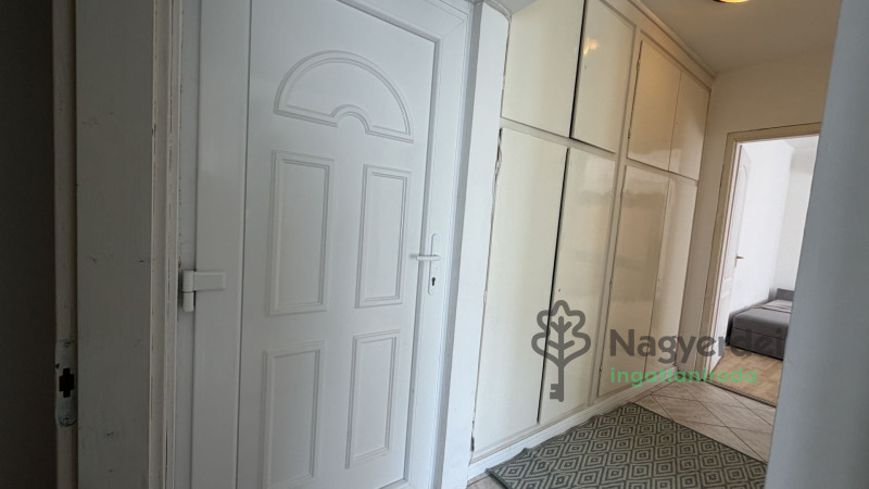 Debrecen, Sestakert, Lakás, csúsztatott zsalus  