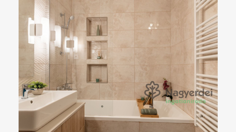 Debrecen, Belváros, Lakás, tégla lakás  