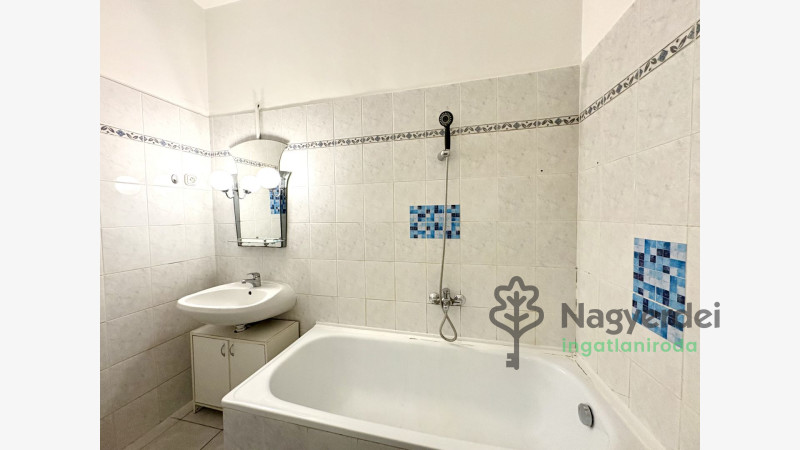 Debrecen, Ispotály, Lakás, tégla lakás  