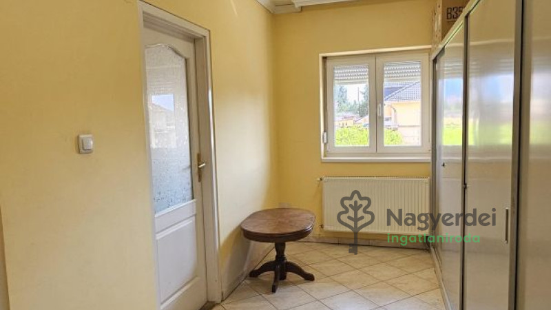 Debrecen, Ungvárikert, Ház, családi ház  