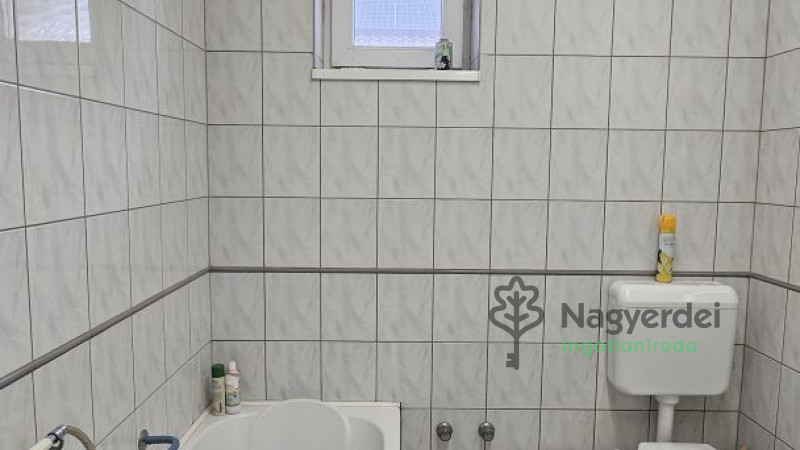 Debrecen, Ungvárikert, Ház, családi ház  