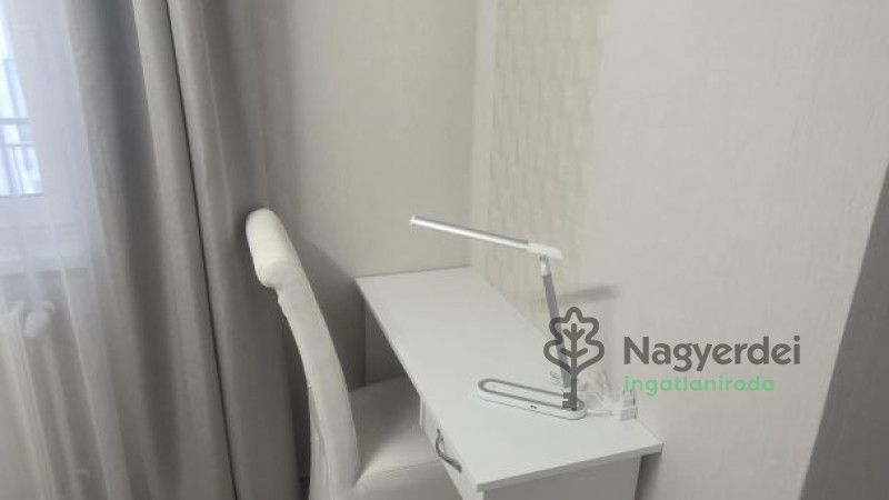 Debrecen, Lakás, tégla lakás  