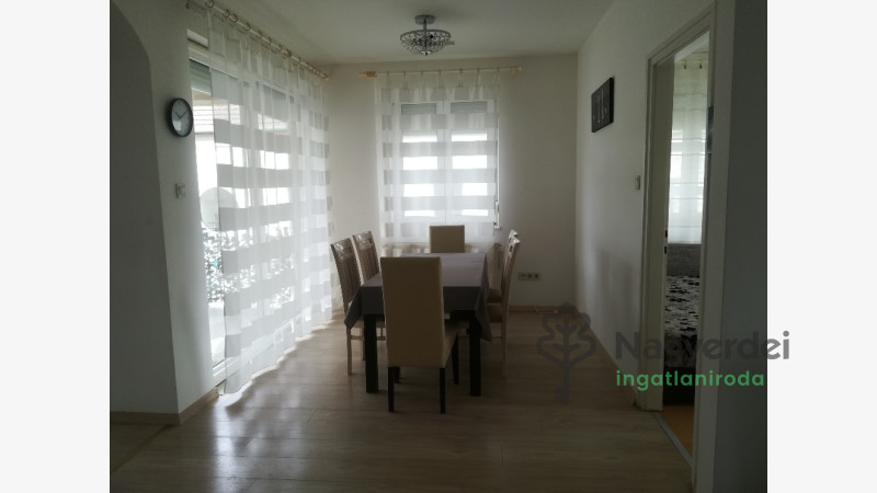 Debrecen, Nagyerdő, Lakás, tégla lakás  