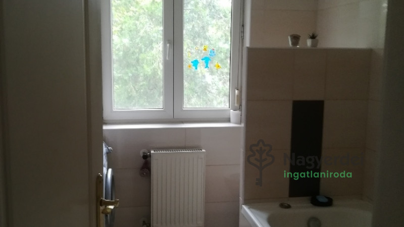 Debrecen, Nagyerdő, Lakás, tégla lakás  