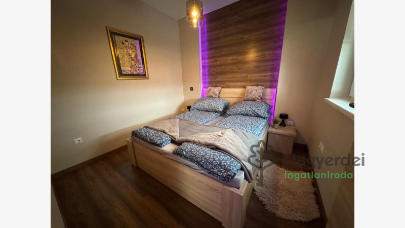 Hajdúszoboszló, Lakás, tégla lakás  