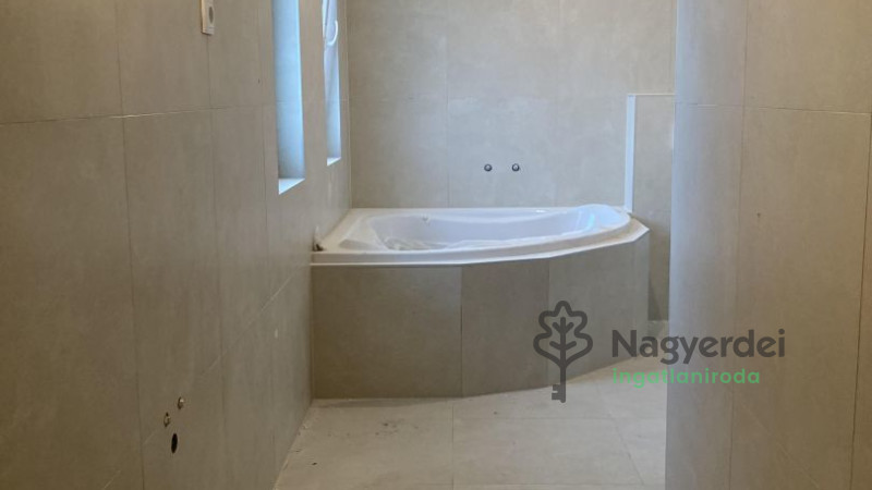 Debrecen, Kerekes telep, Ház, sorház  