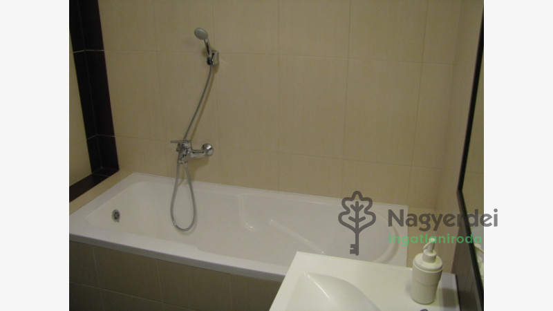 Debrecen, Óváros, Lakás, tégla lakás  