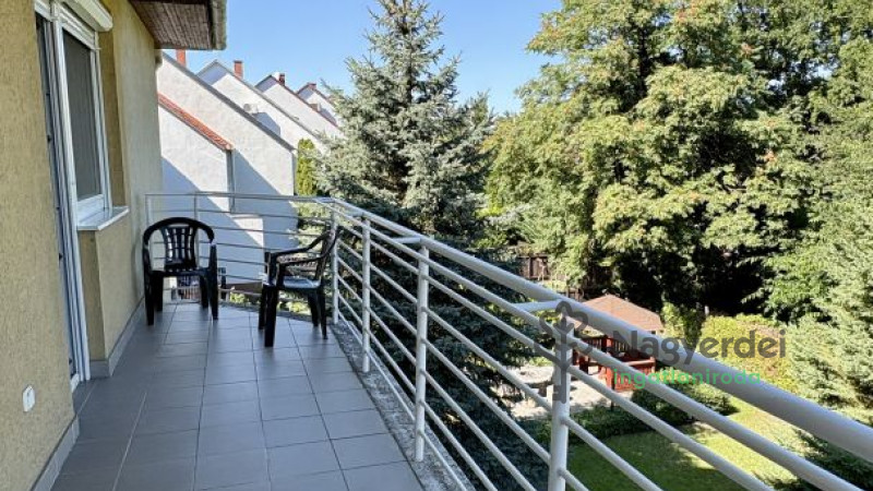 Debrecen, Nagyerdő, Lakás, tégla lakás  