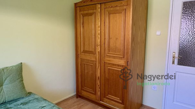 Debrecen, Nagyerdő, Lakás, tégla lakás  