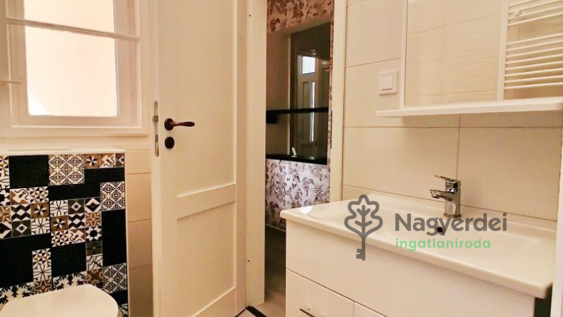 Debrecen, Belváros, Lakás, tégla lakás  