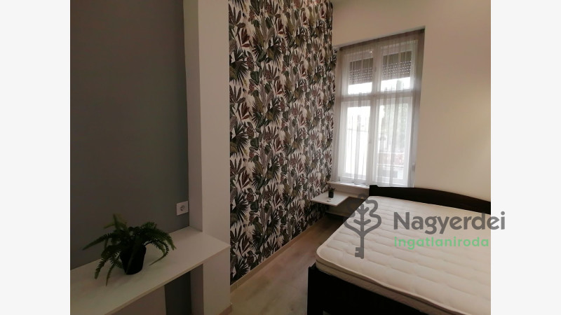 Debrecen, Belváros, Lakás, tégla lakás  