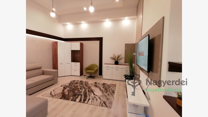 Debrecen, Belváros, Lakás, tégla lakás  