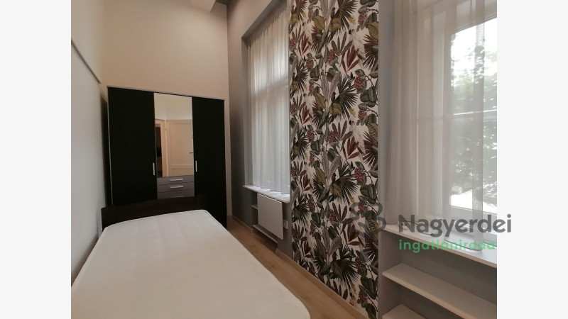 Debrecen, Belváros, Lakás, tégla lakás  