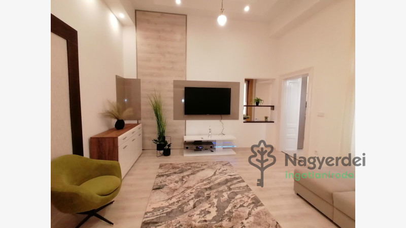 Debrecen, Belváros, Lakás, tégla lakás  