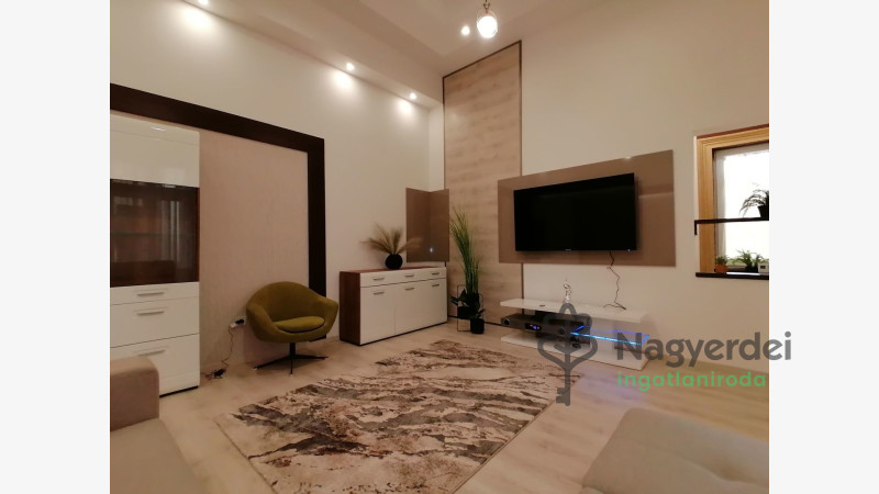 Debrecen, Belváros, Lakás, tégla lakás  