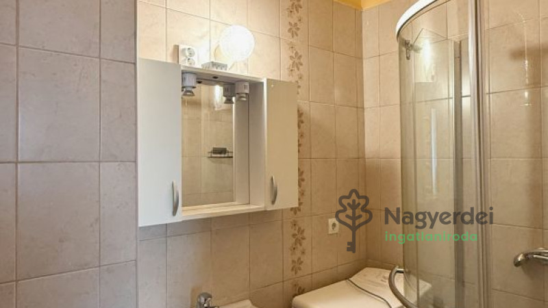 Debrecen, Sestakert, Lakás, tégla lakás  