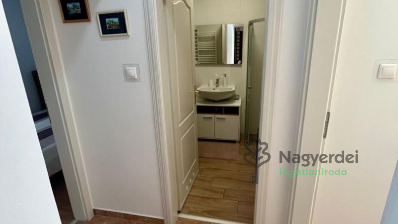 Debrecen, Bem tér, Lakás, tégla lakás  