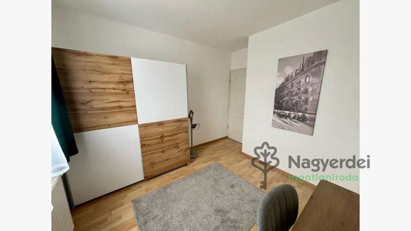 Debrecen, Bem tér, Lakás, tégla lakás  