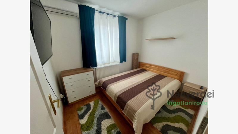 Debrecen, Bem tér, Lakás, tégla lakás  