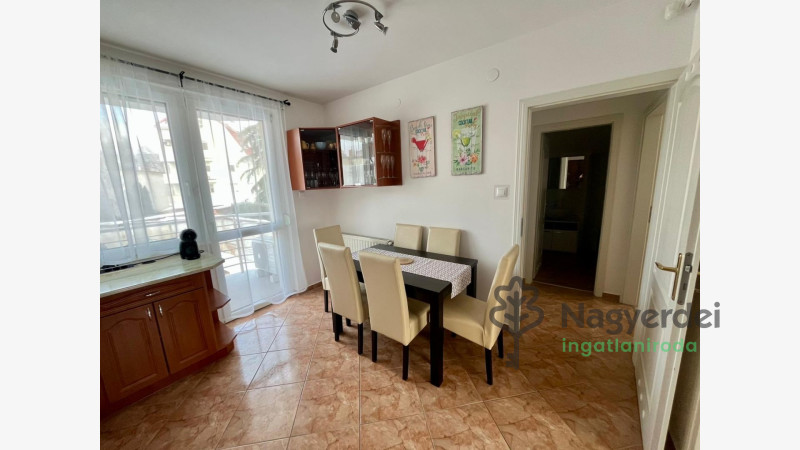 Debrecen, Bem tér, Lakás, tégla lakás  