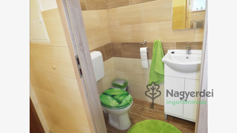 Debrecen, Sestakert, Lakás, tégla lakás  