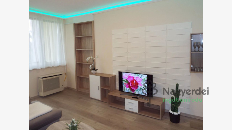 Debrecen, Sestakert, Lakás, tégla lakás  