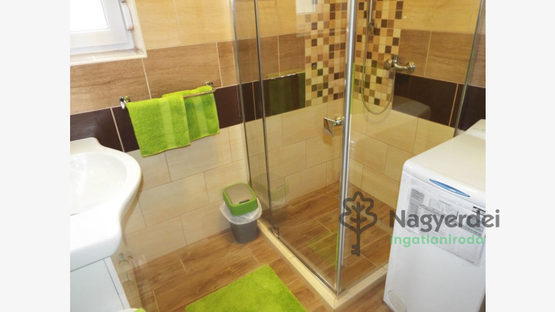 Debrecen, Sestakert, Lakás, tégla lakás  