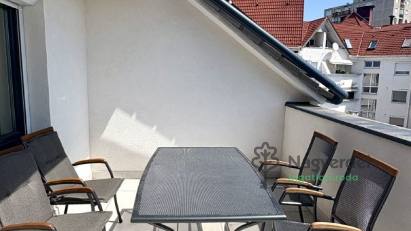 Debrecen, Vénkert, Lakás, tégla lakás  