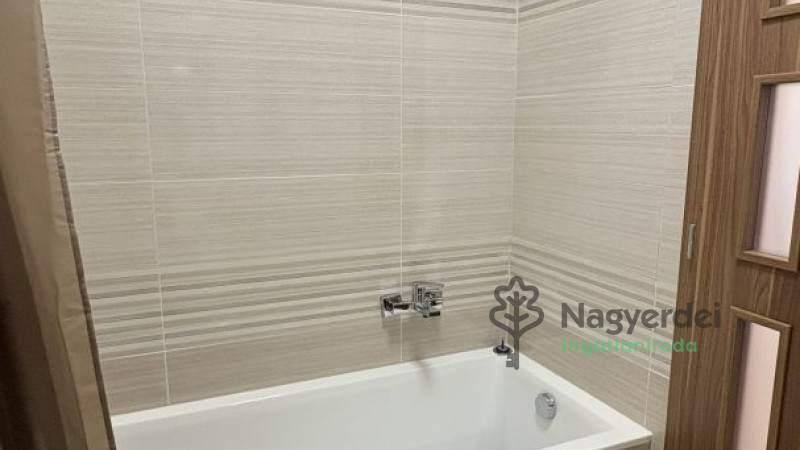 Debrecen, Vénkert, Lakás, tégla lakás  