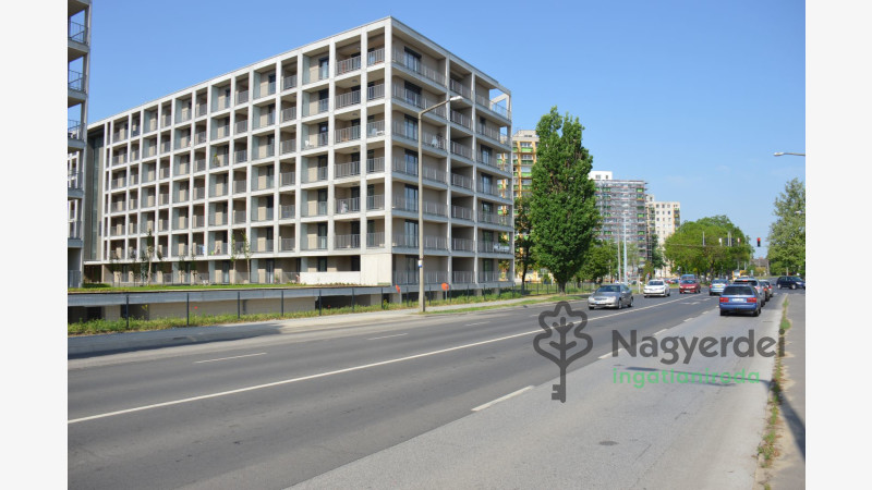 Debrecen, Sestakert, Lakás, tégla lakás  