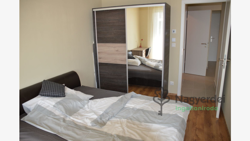 Debrecen, Sestakert, Lakás, tégla lakás  